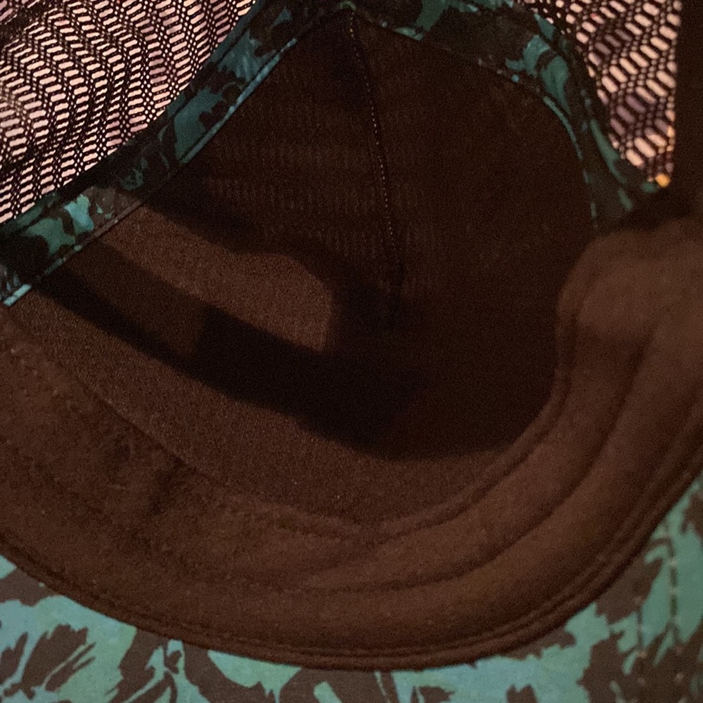 Lululemon hat - Picture 4 of 4